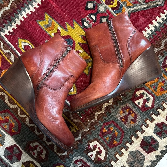 FRYE Emma wedge boots women size 10 - Picture 1 of 7